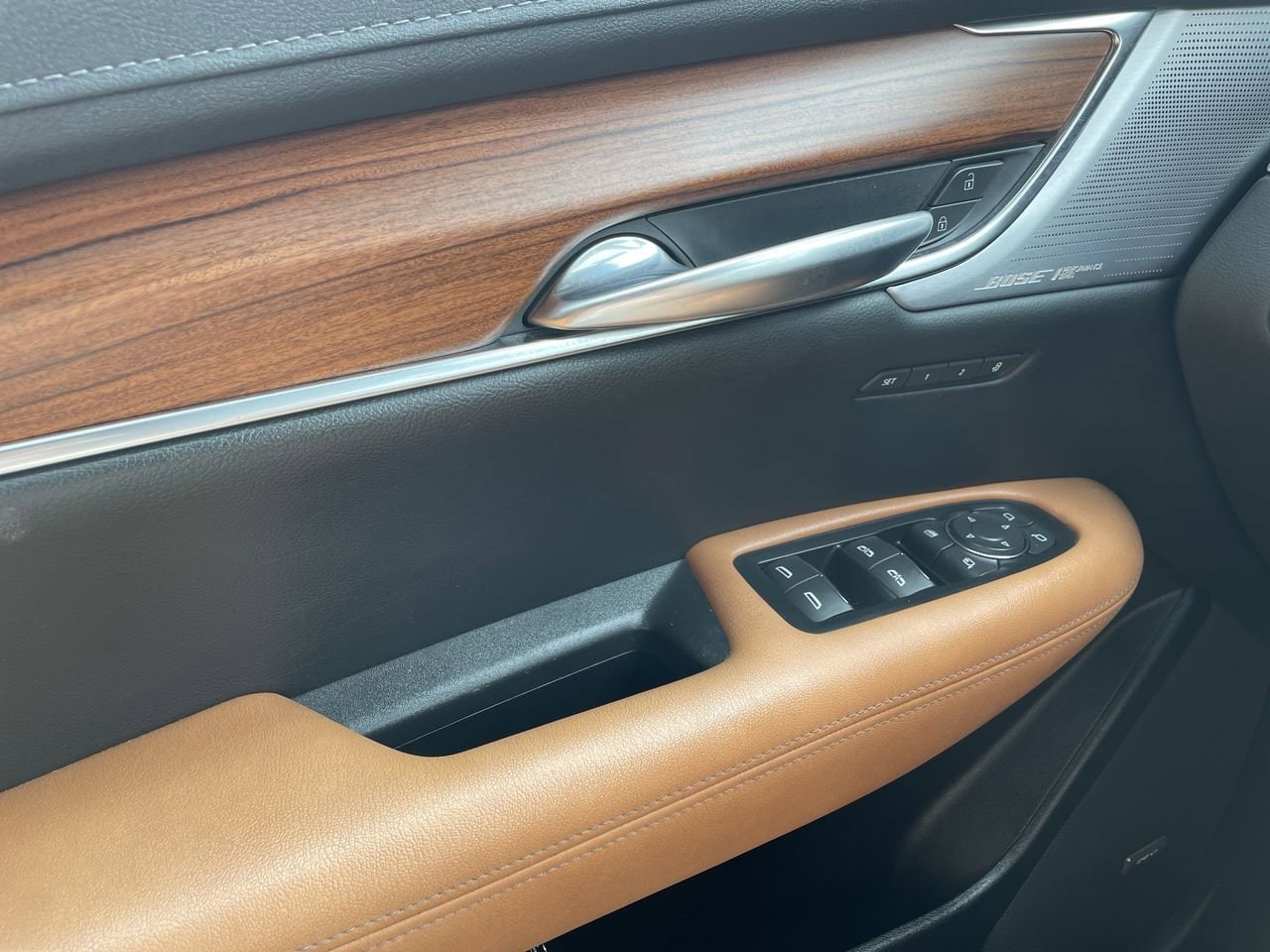 Thumbnail: 2023 Cadillac XT5 - 34