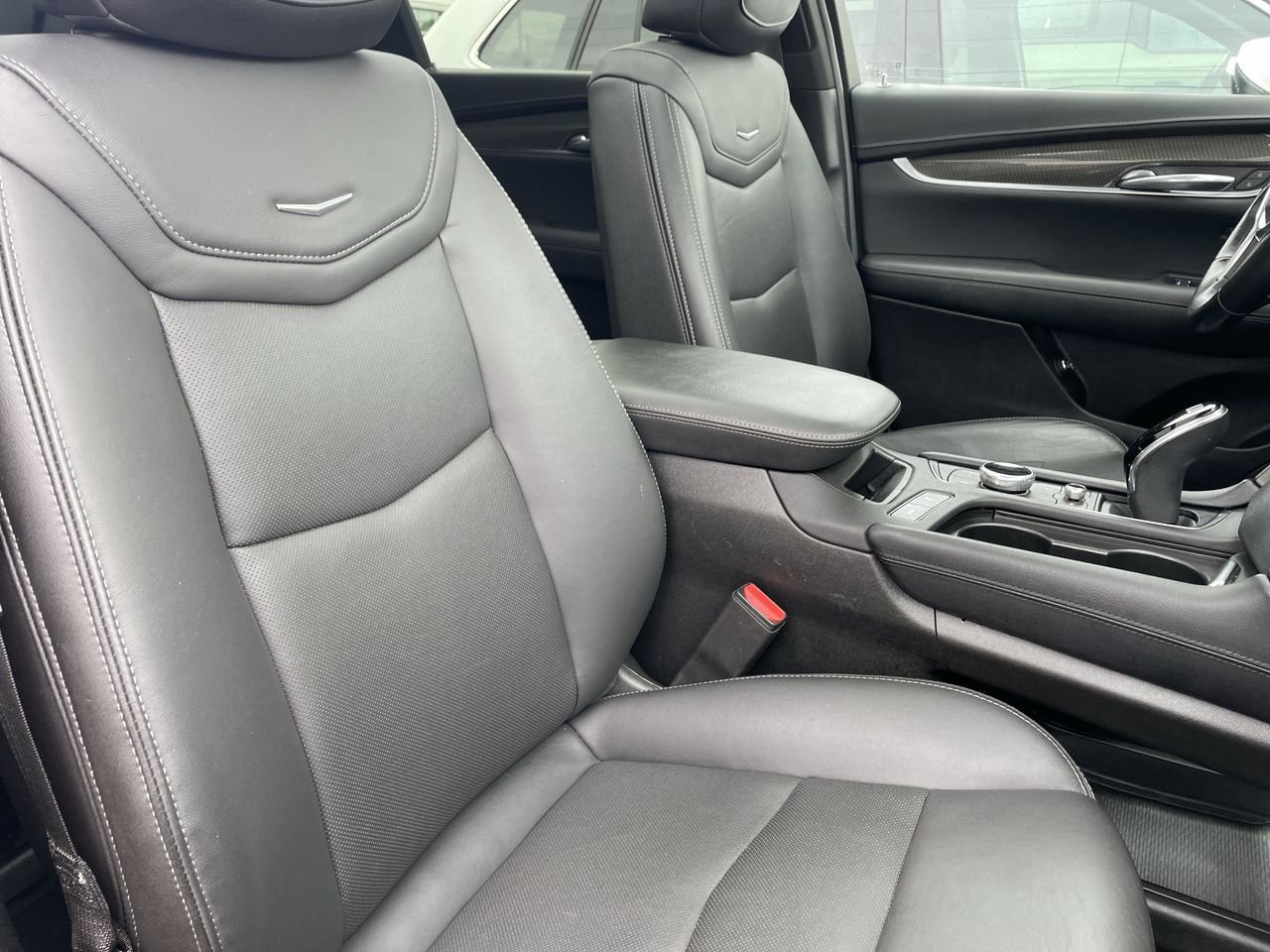 Thumbnail: 2022 Cadillac XT5 - 14