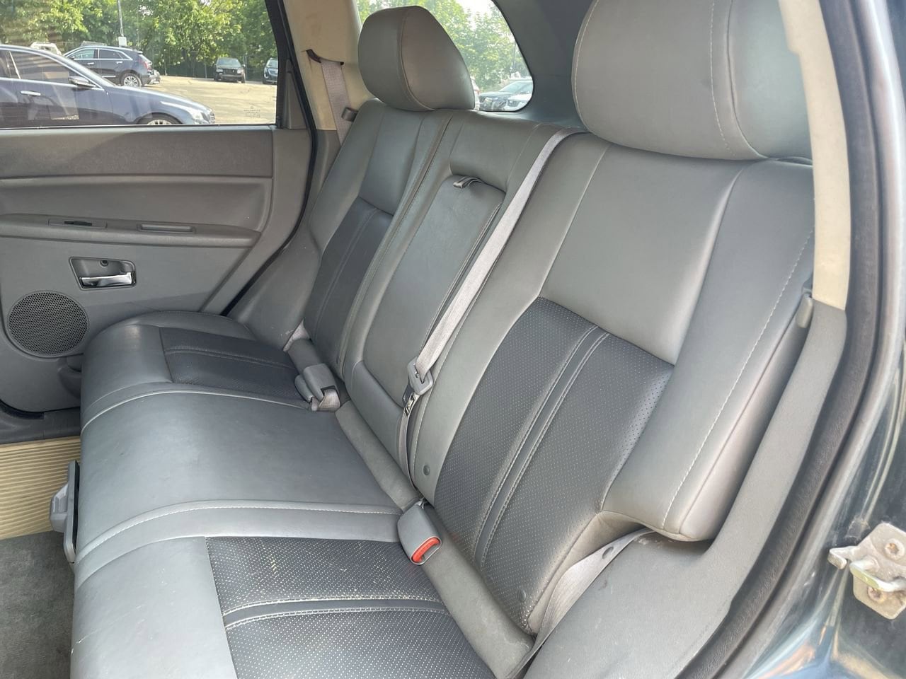 Thumbnail: 2005 Jeep Grand Cherokee - 18