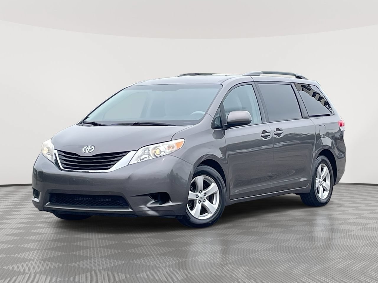 2013 Toyota Sienna LE -
                  Plymouth, MI