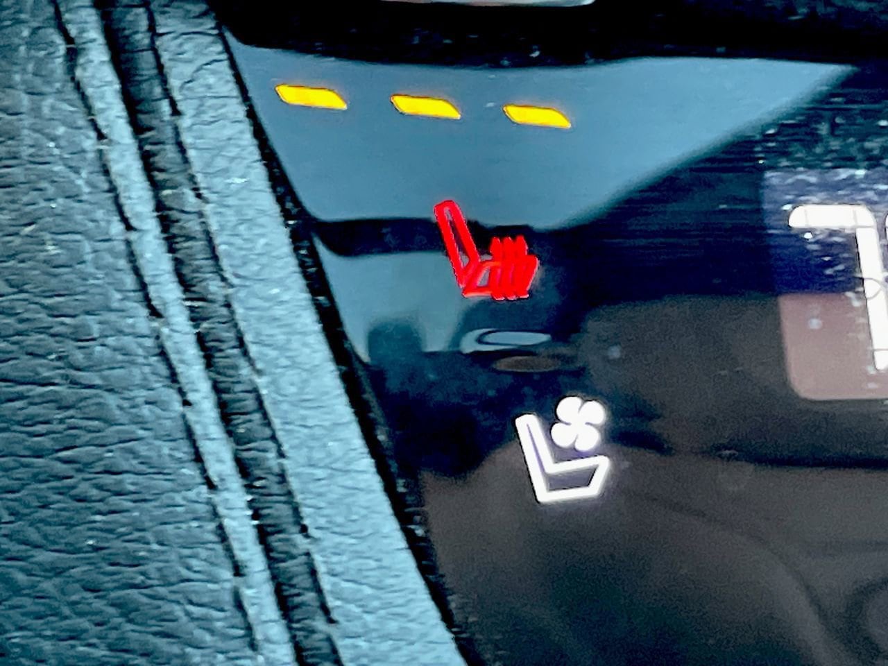 Thumbnail: 2023 Cadillac XT5 - 24