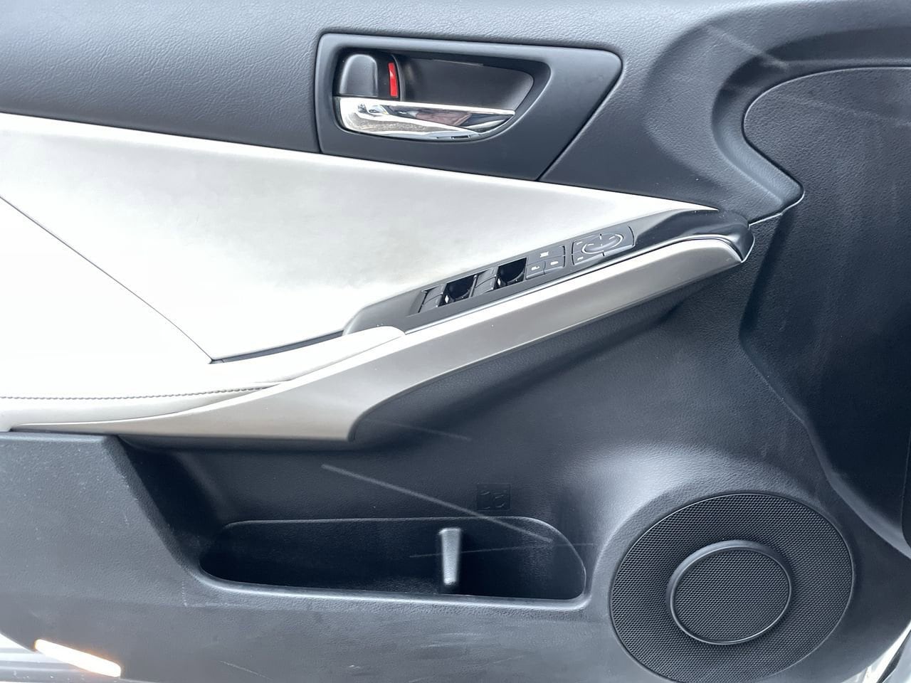 Thumbnail: 2014 Lexus IS - 32