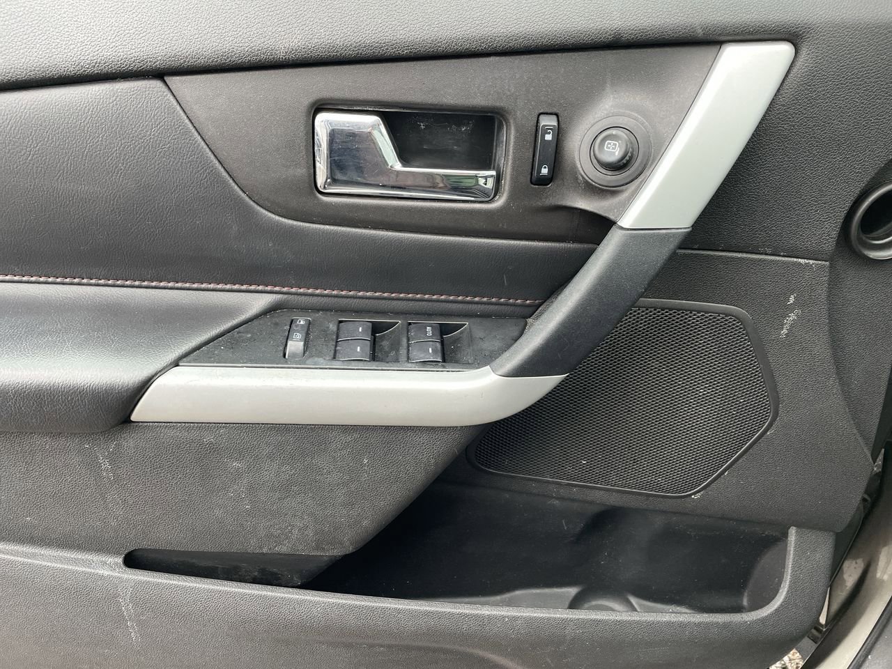 Thumbnail: 2013 Ford Edge - 30