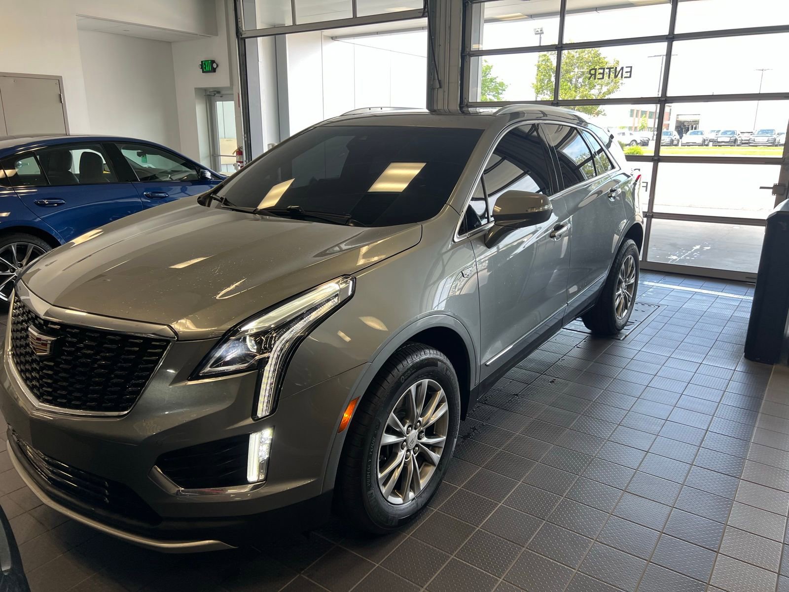 Thumbnail: 2023 Cadillac XT5 - 1