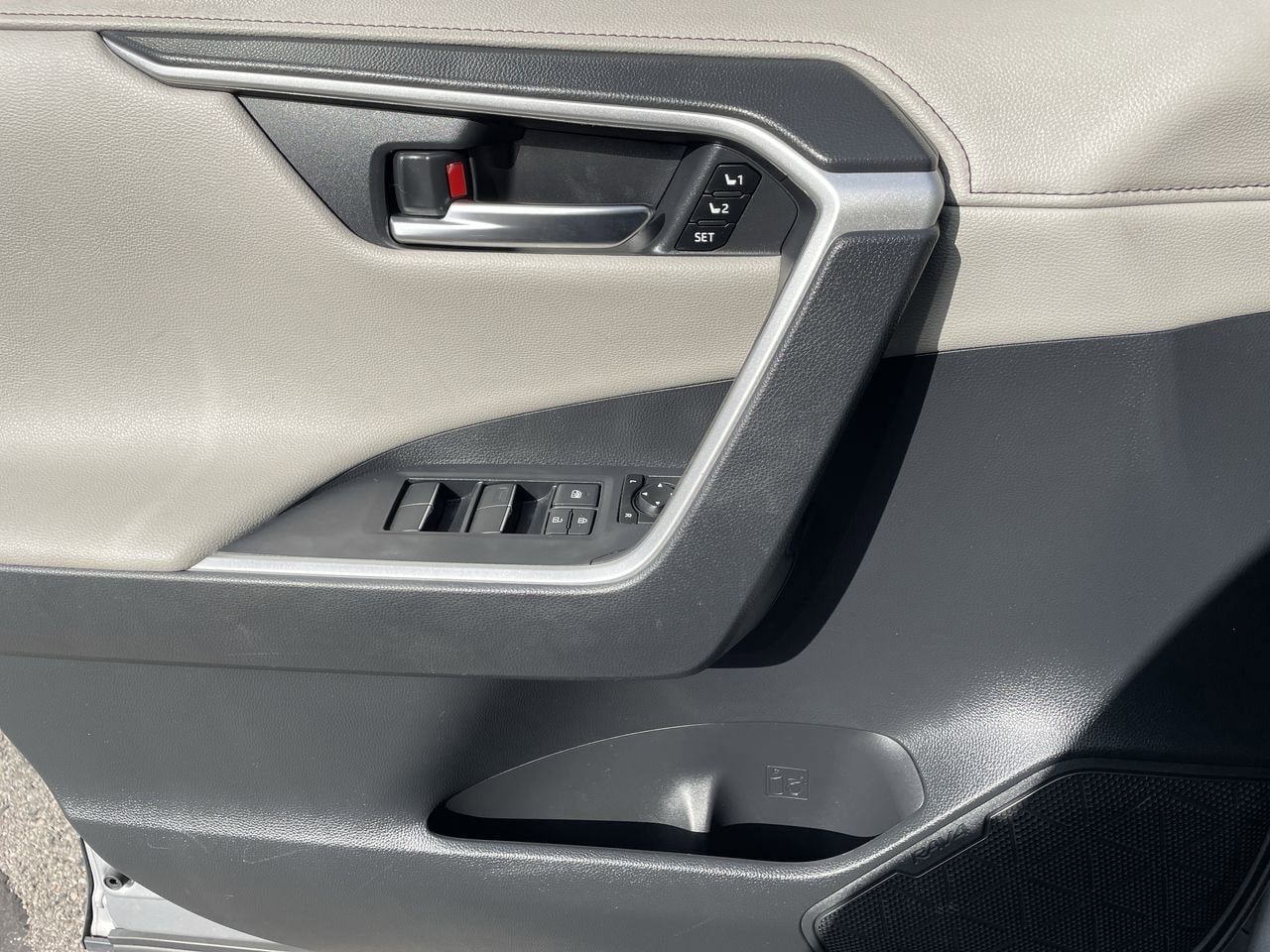 Thumbnail: 2019 Toyota RAV4 - 34