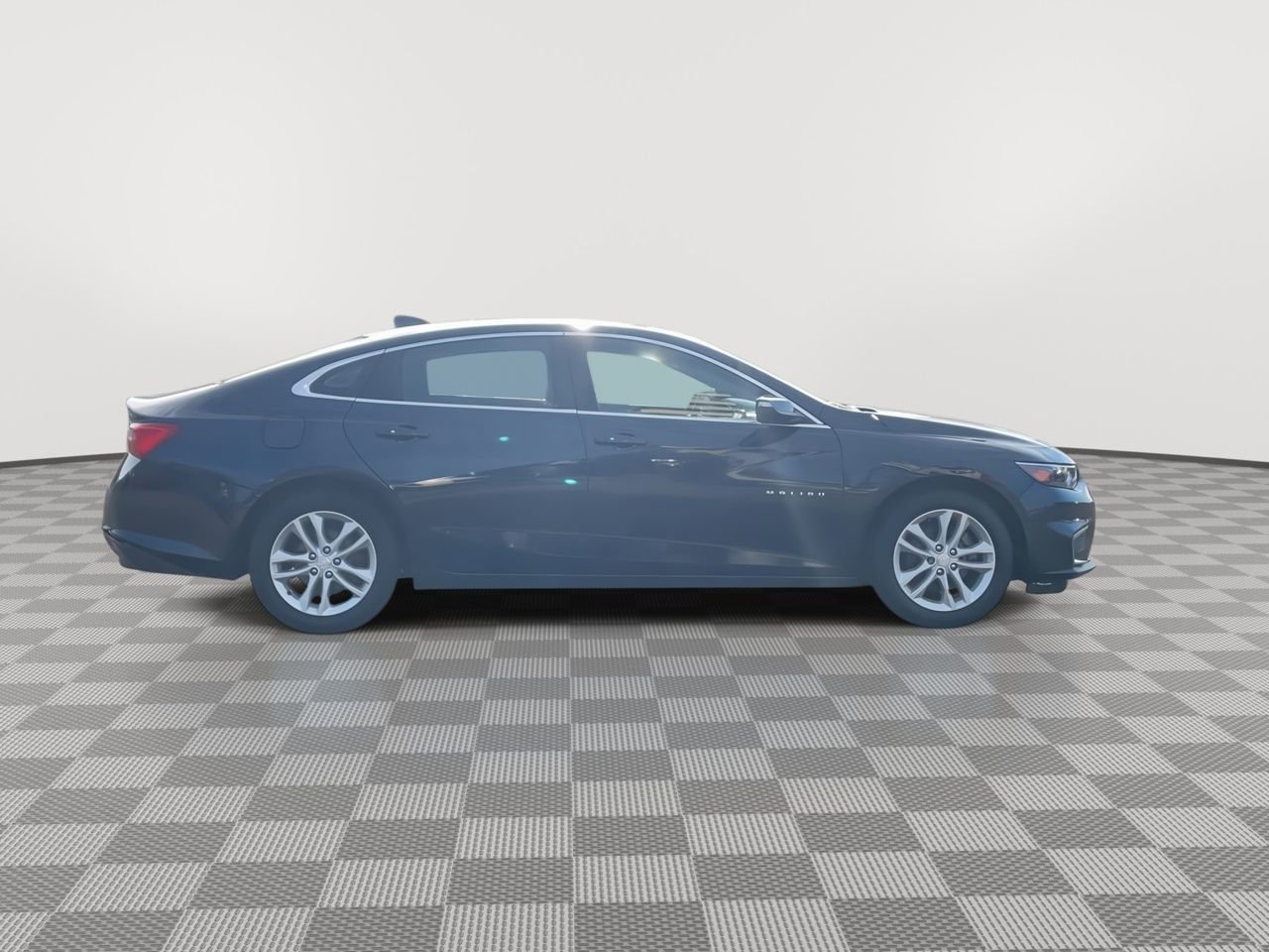 Thumbnail: 2016 Chevrolet Malibu - 9