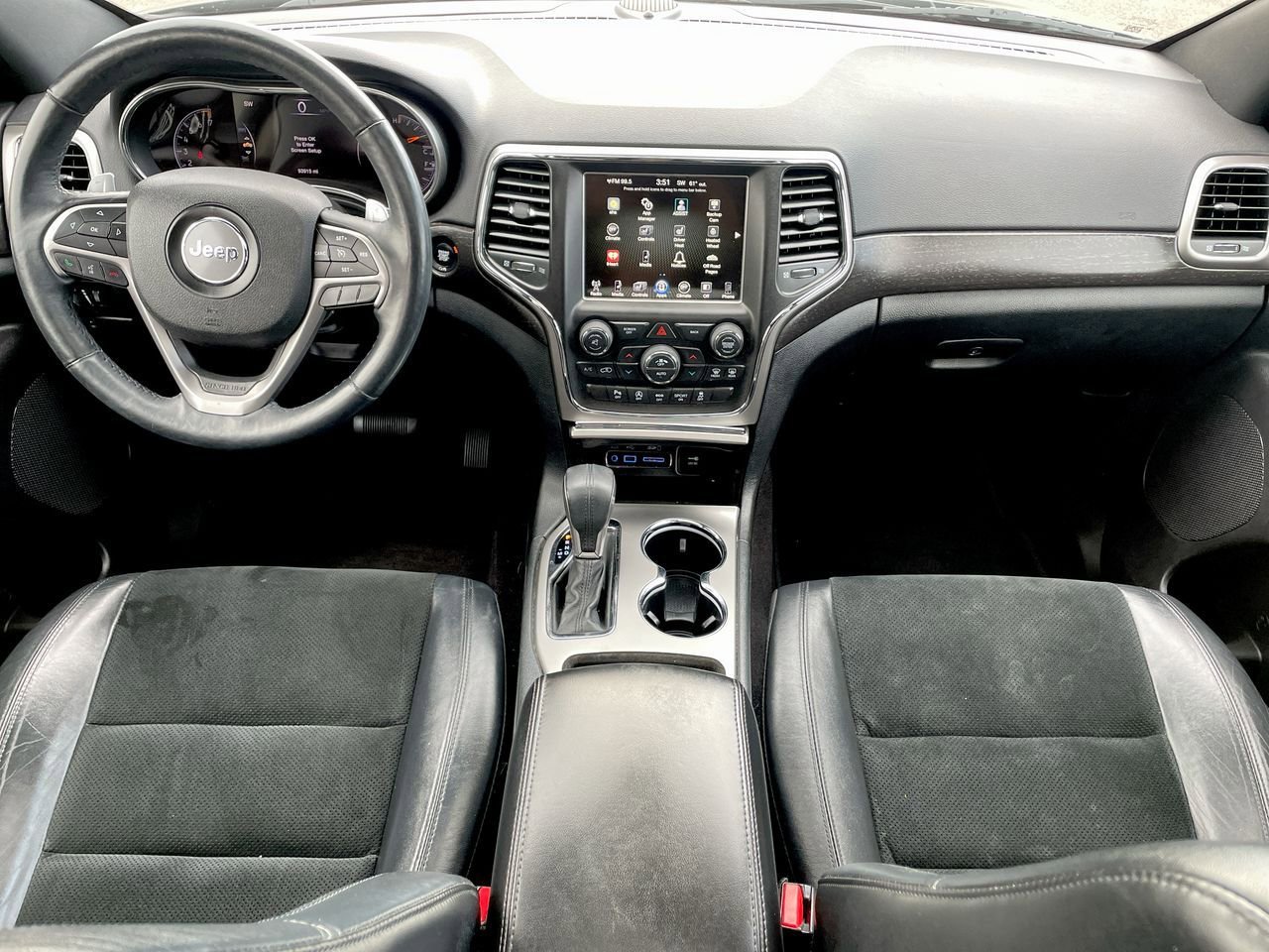 Thumbnail: 2017 Jeep Grand Cherokee - 23