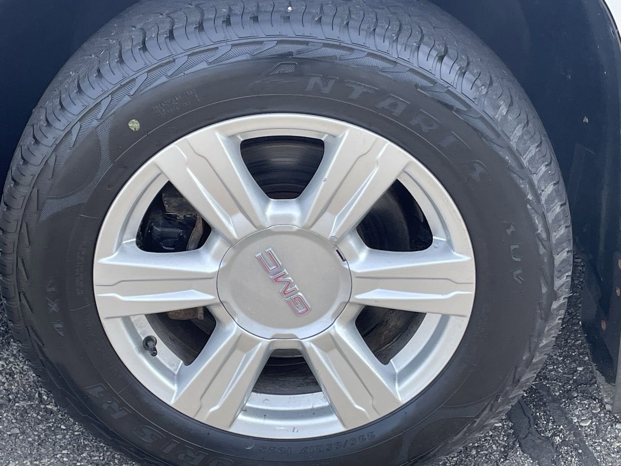 Thumbnail: 2015 GMC Terrain - 32