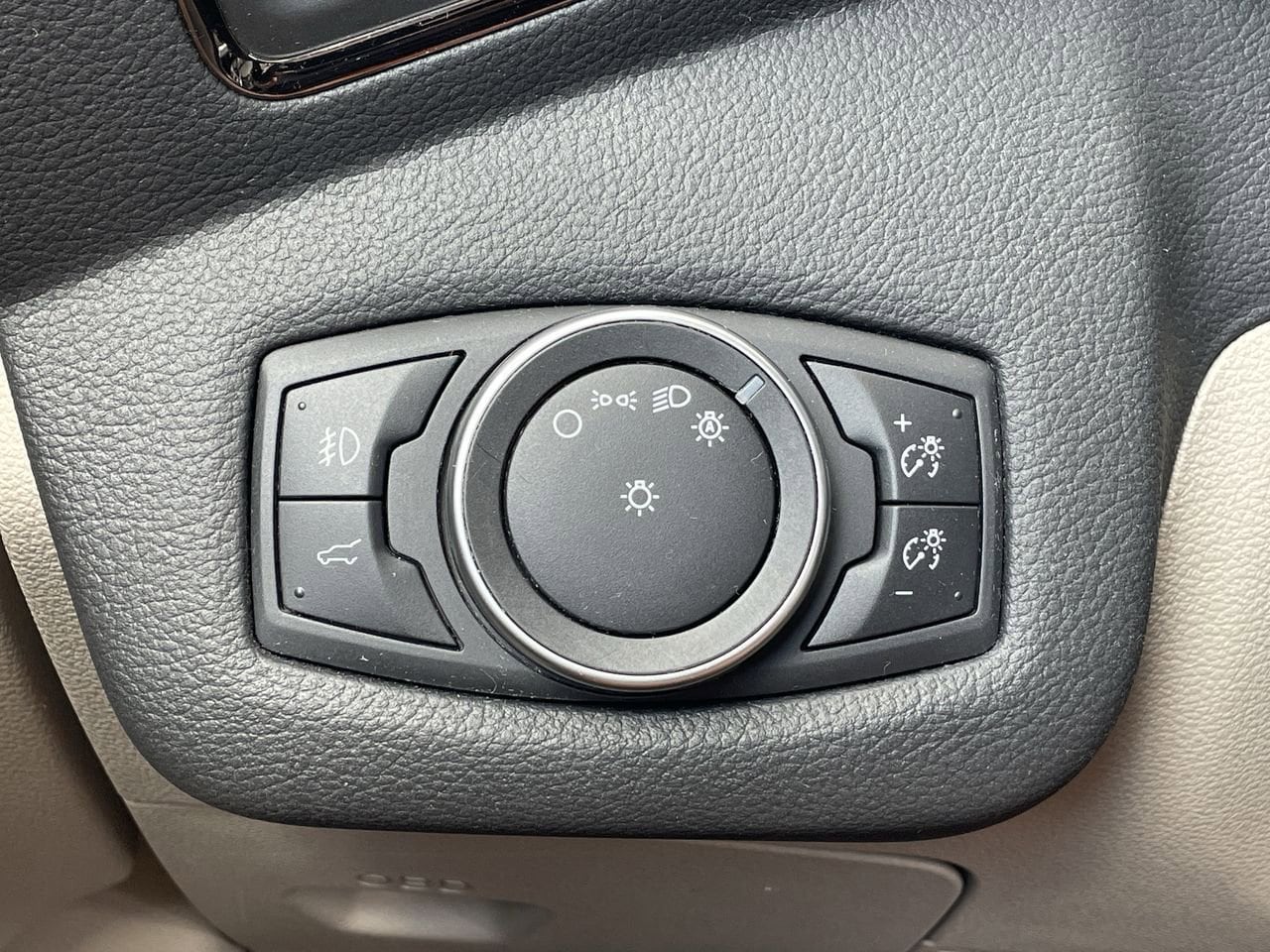 Thumbnail: 2018 Ford Escape - 28