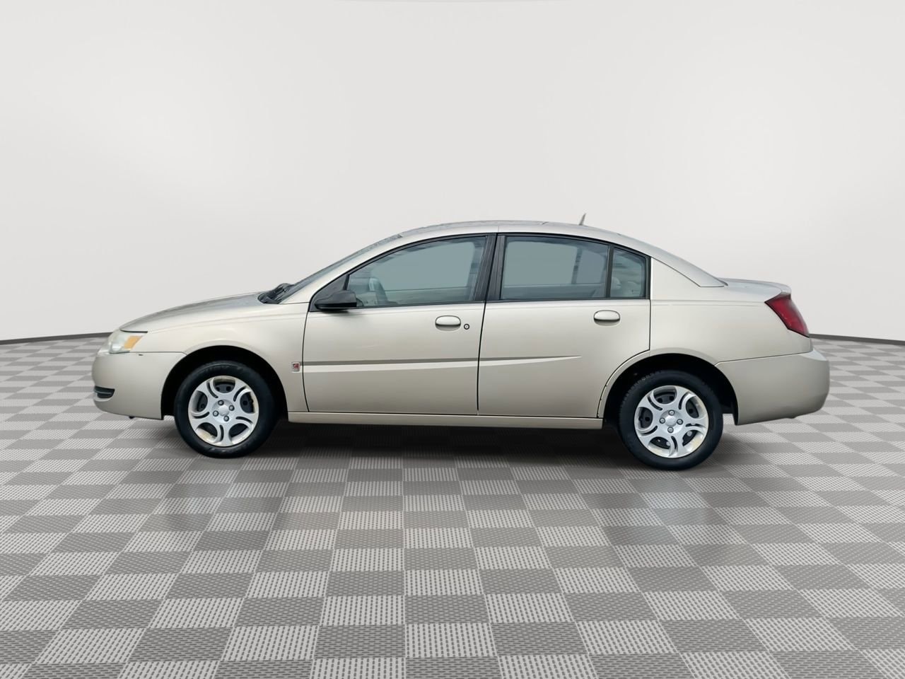 Thumbnail: 2005 Saturn Ion - 5