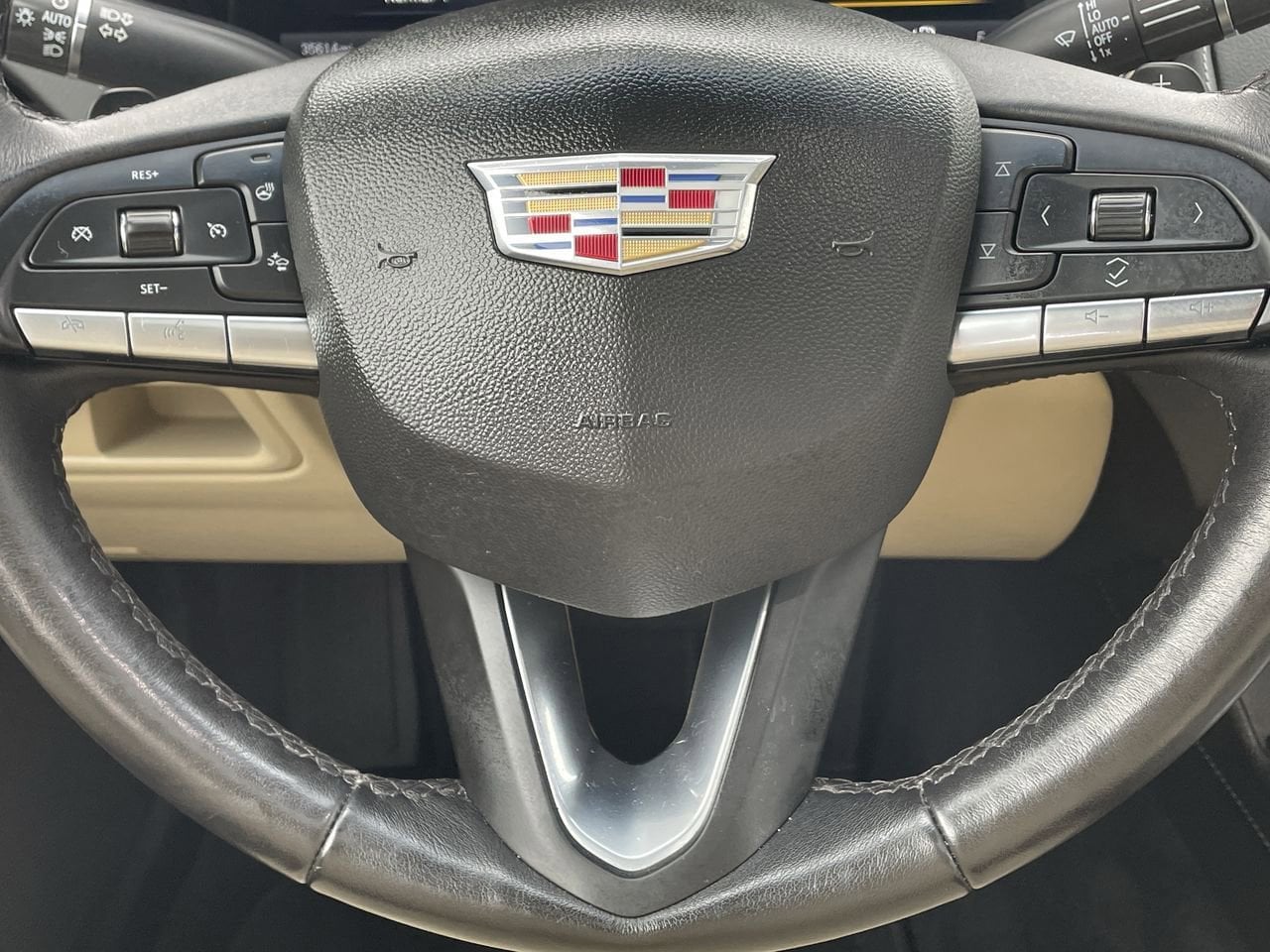 Thumbnail: 2023 Cadillac CT5 - 10