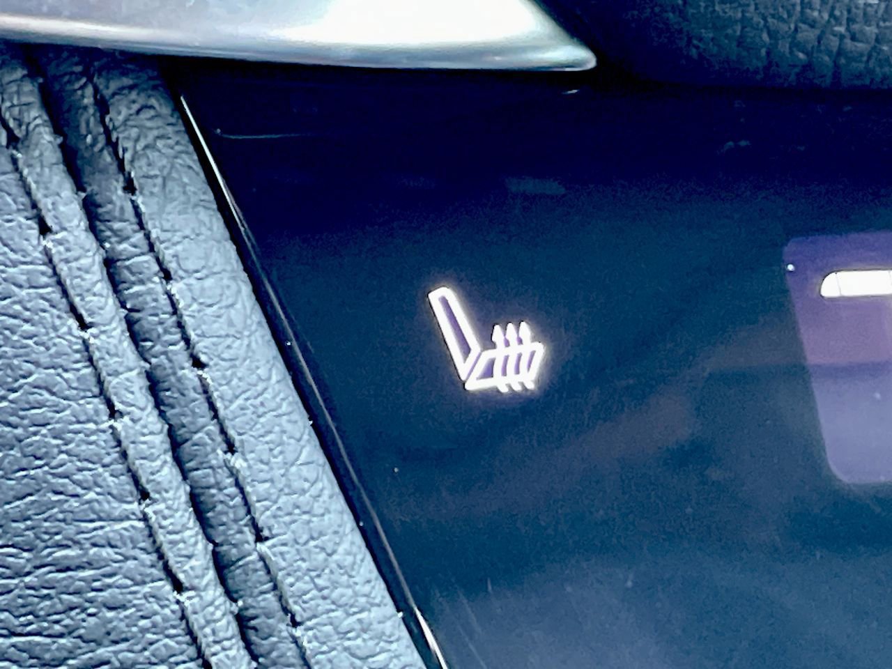 Thumbnail: 2025 Cadillac XT6 - 23