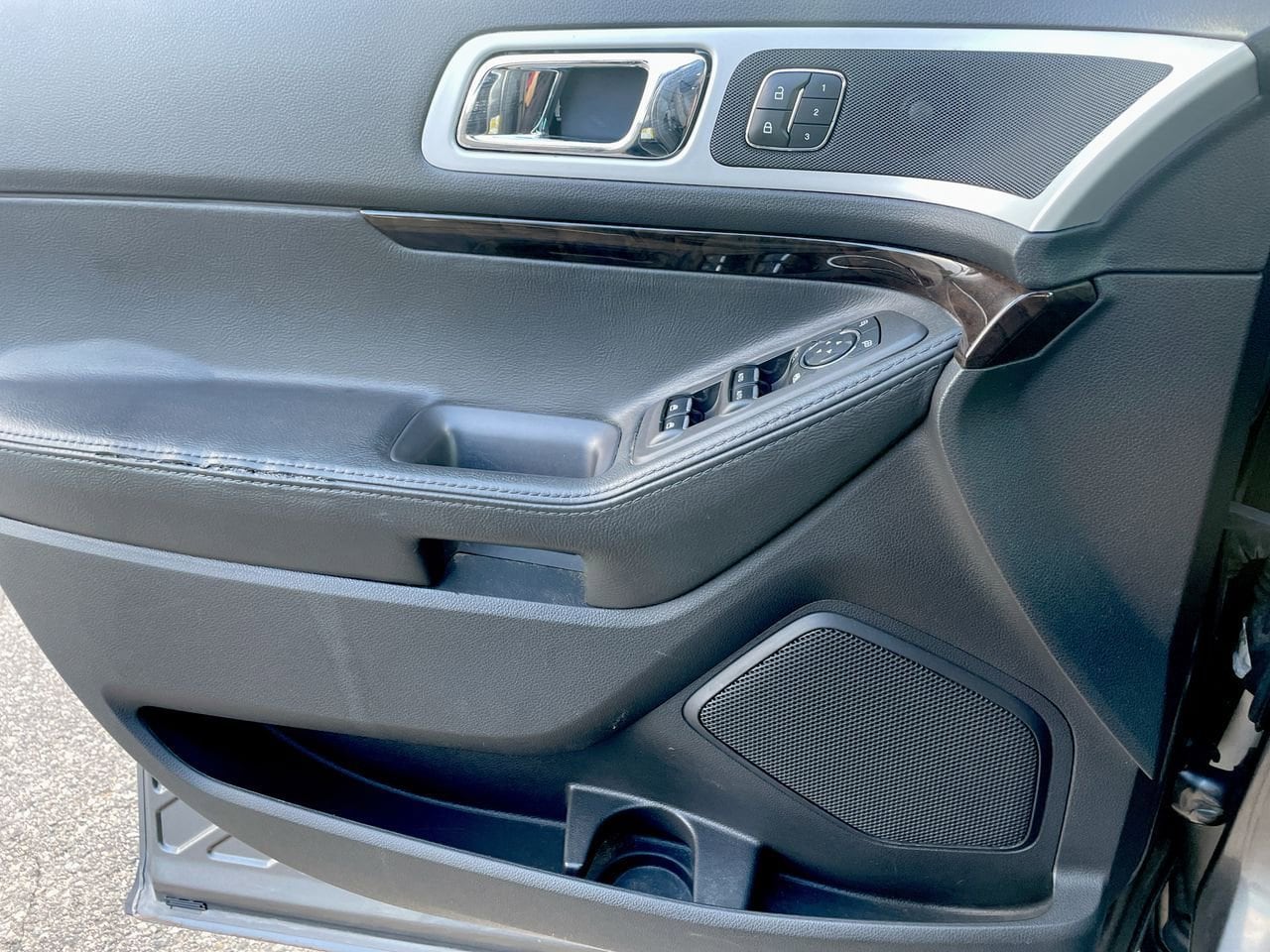 Thumbnail: 2012 Ford Explorer - 33