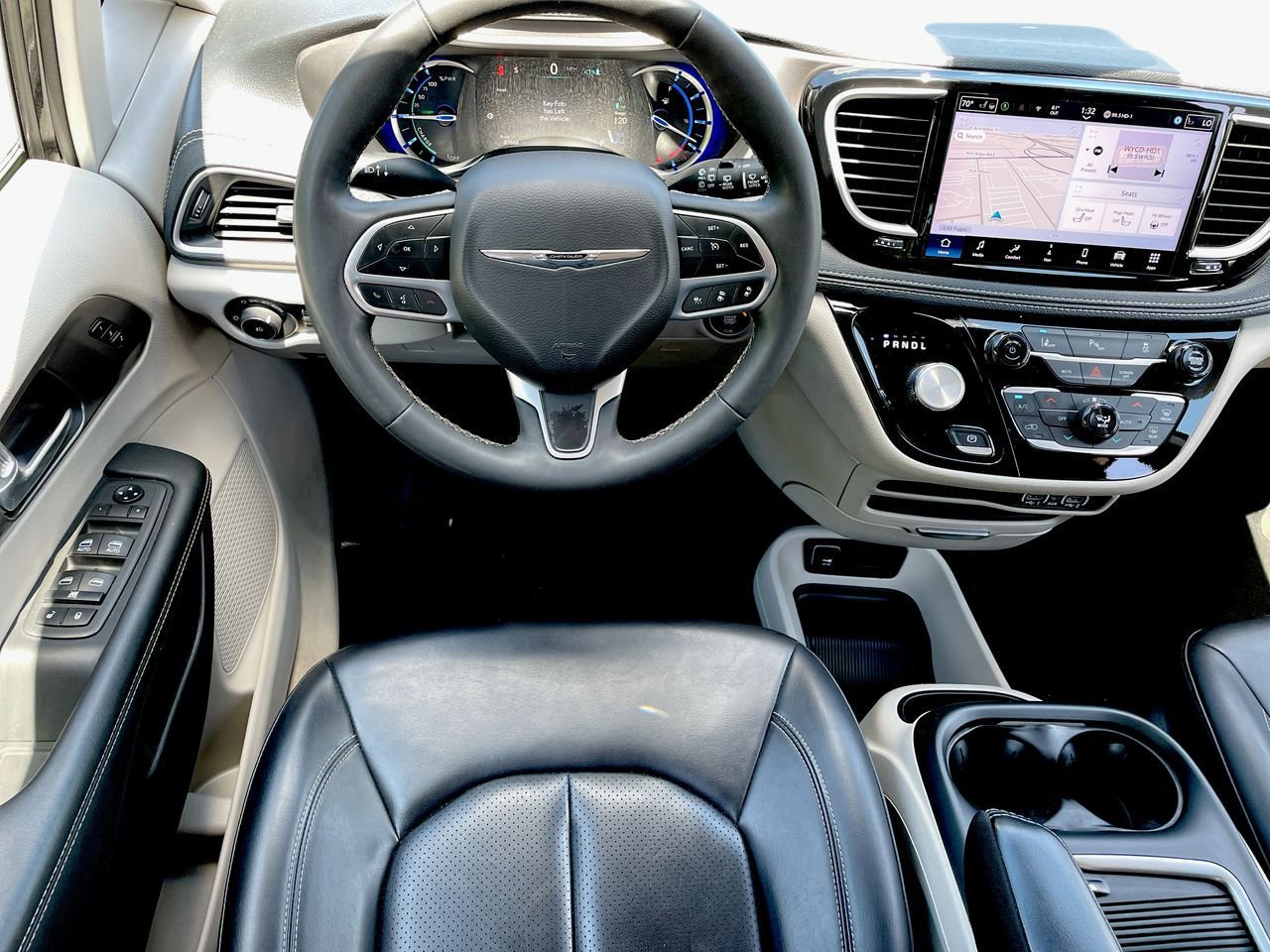 Thumbnail: 2024 Chrysler Pacifica - 10