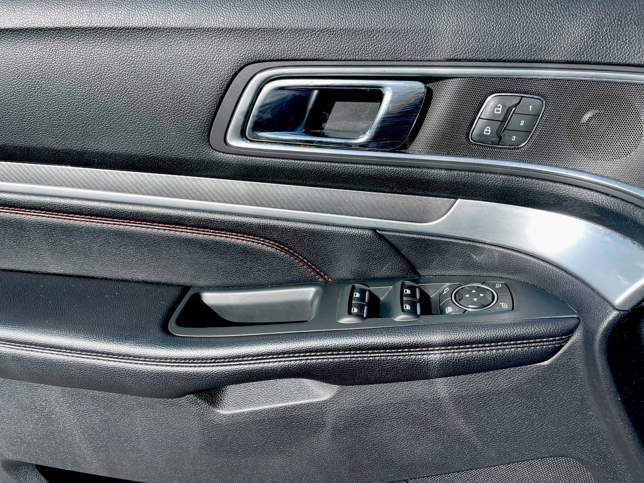 Thumbnail: 2019 Ford Explorer - 35