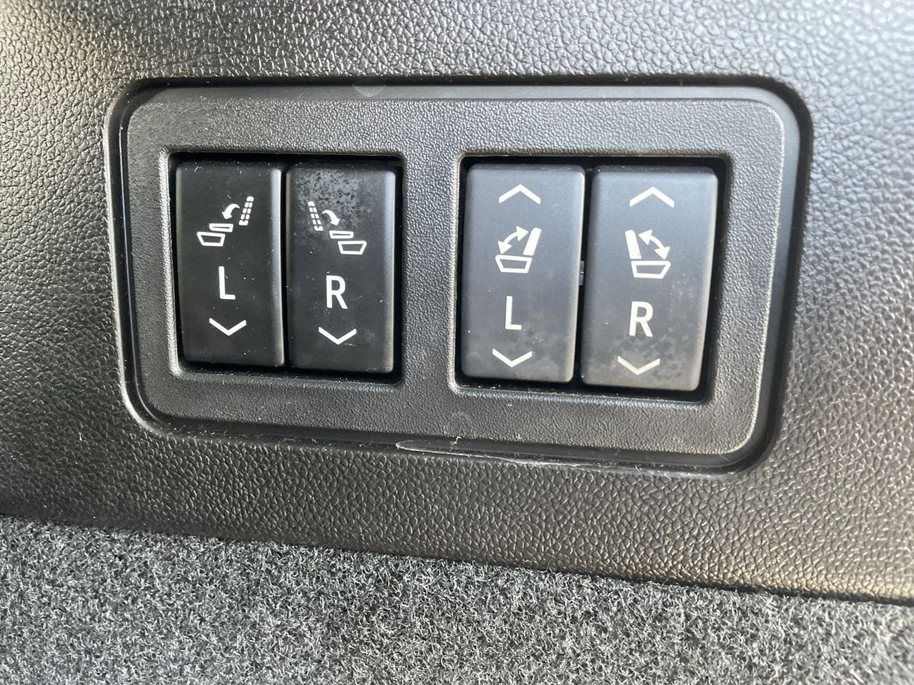 Thumbnail: 2024 Cadillac XT6 - 18