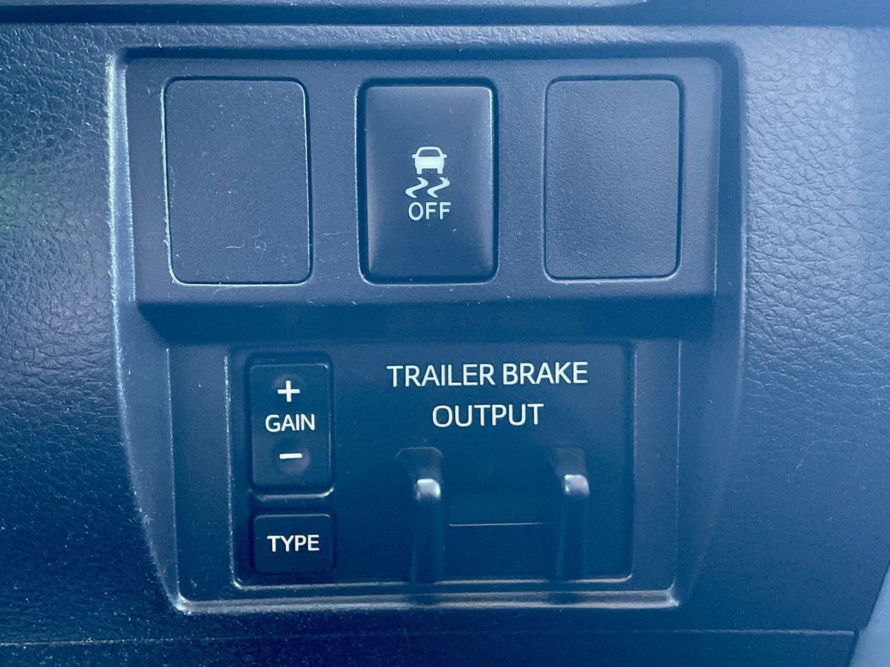 Thumbnail: 2016 Toyota Tundra - 28