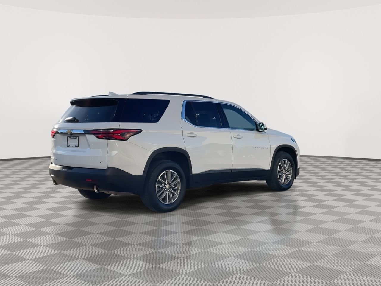 Thumbnail: 2023 Chevrolet Traverse - 8