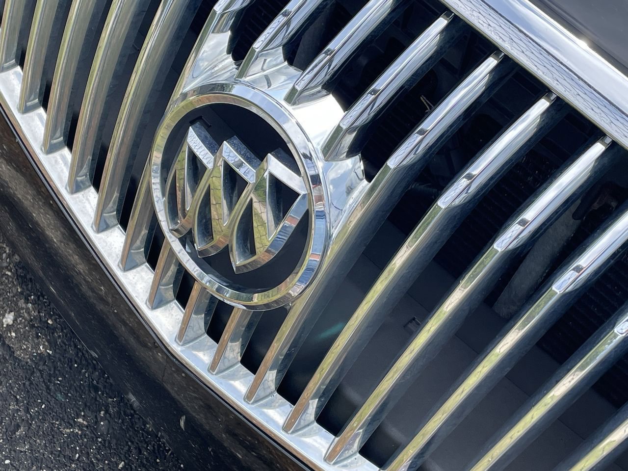 Thumbnail: 2011 Buick Lucerne - 31
