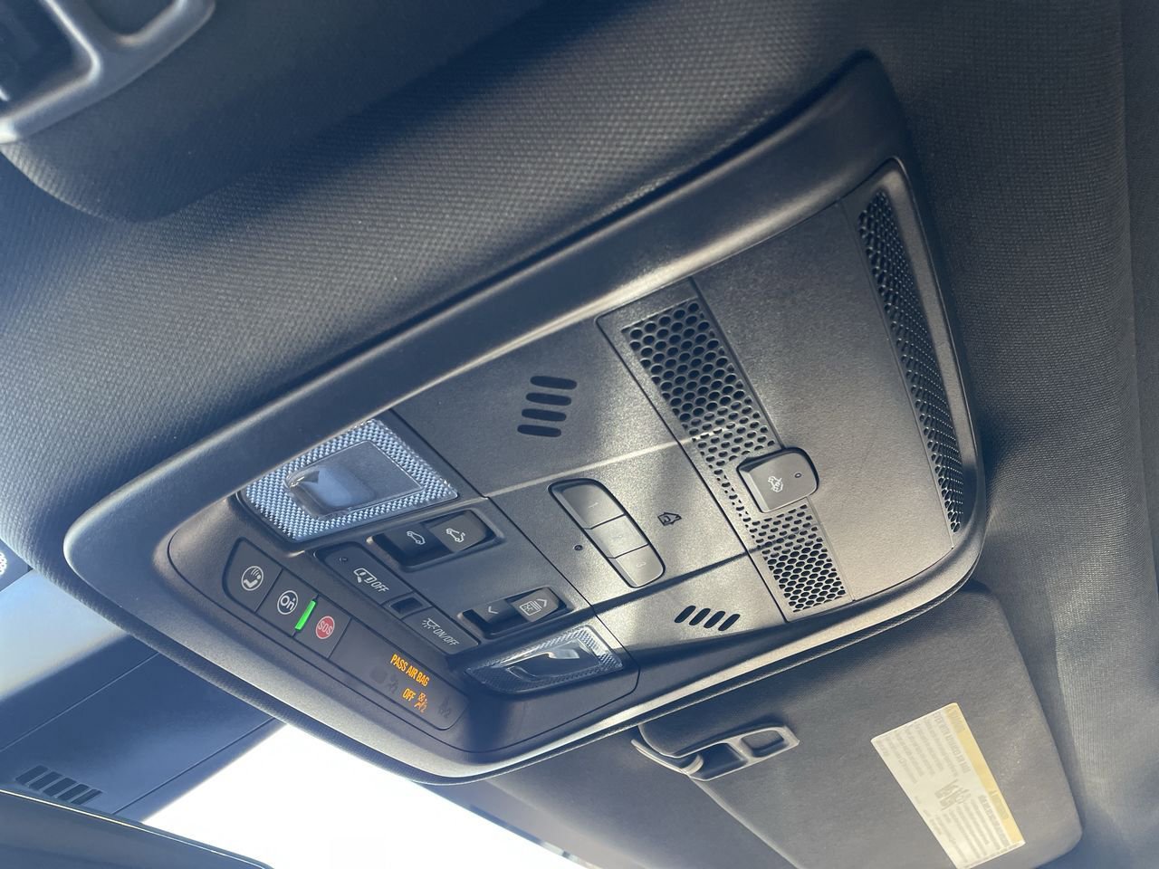 Thumbnail: 2023 Cadillac XT5 - 32