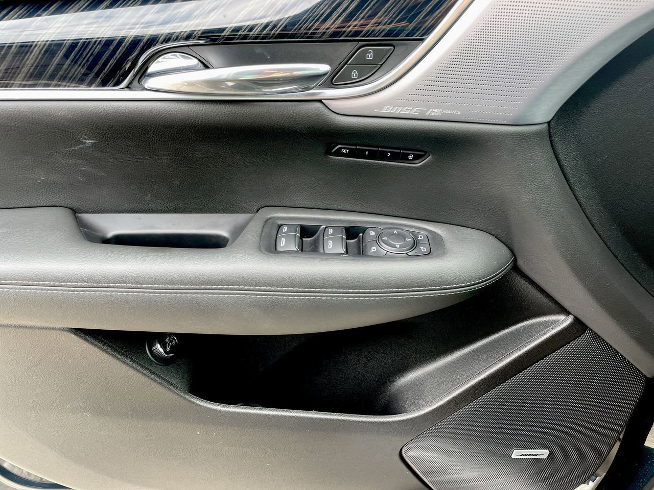 Thumbnail: 2024 Cadillac XT6 - 36