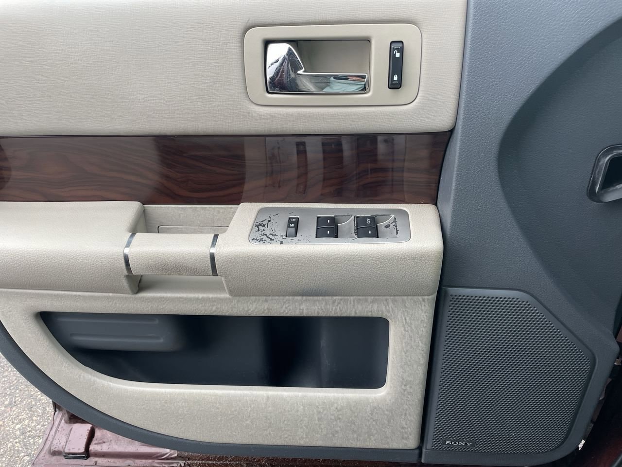 Thumbnail: 2009 Ford Flex - 29