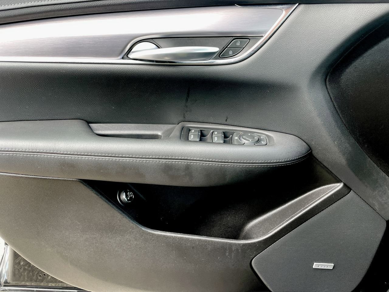 Thumbnail: 2023 Cadillac XT5 - 30