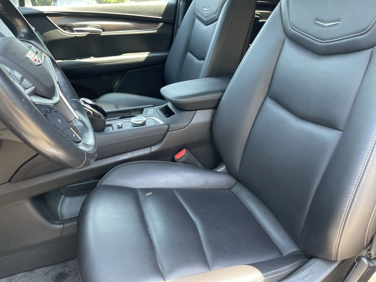 Thumbnail: 2023 Cadillac XT5 - 12