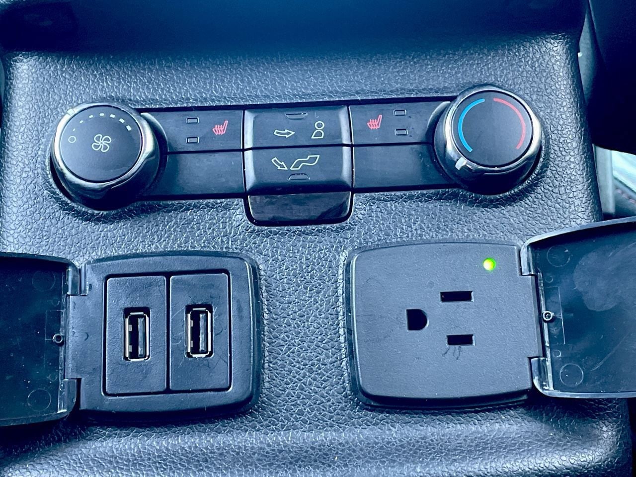 Thumbnail: 2019 Ford Explorer - 22