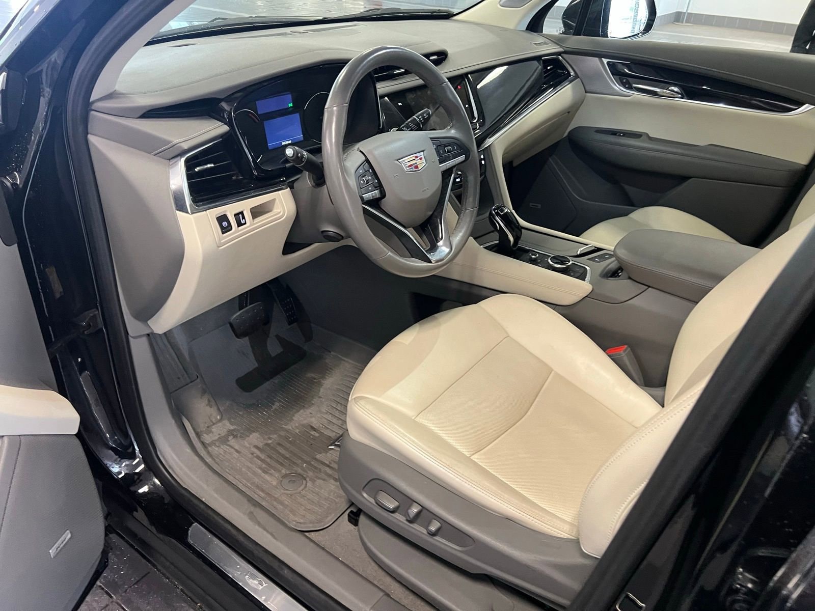 2023 Cadillac XT6 Premium Luxury 5