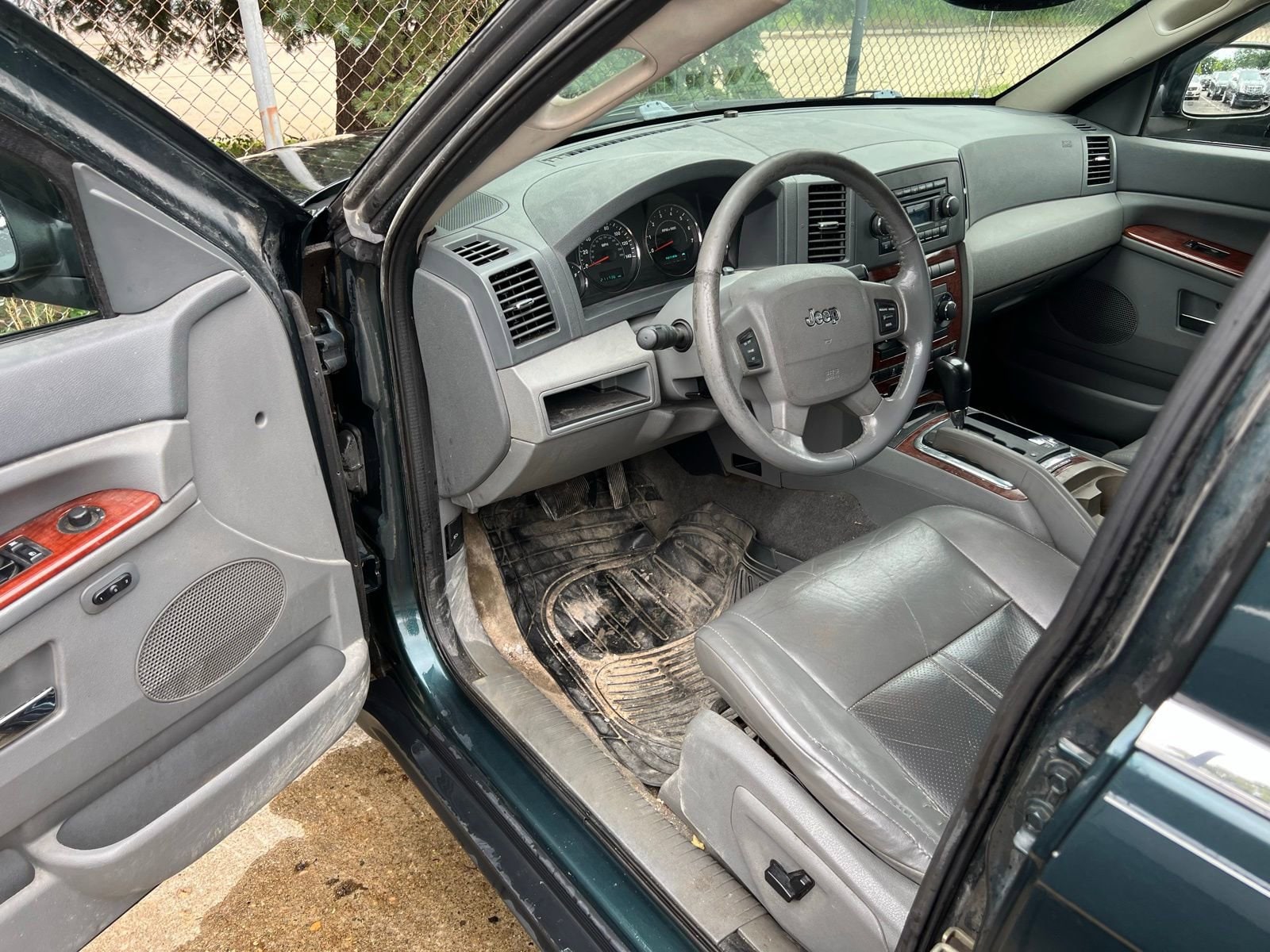 Thumbnail: 2005 Jeep Grand Cherokee - 5