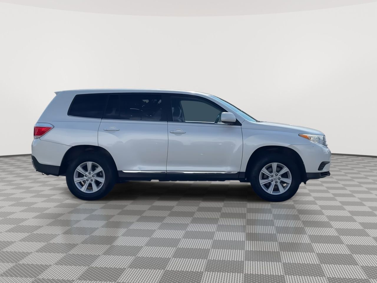 Thumbnail: 2013 Toyota Highlander - 9