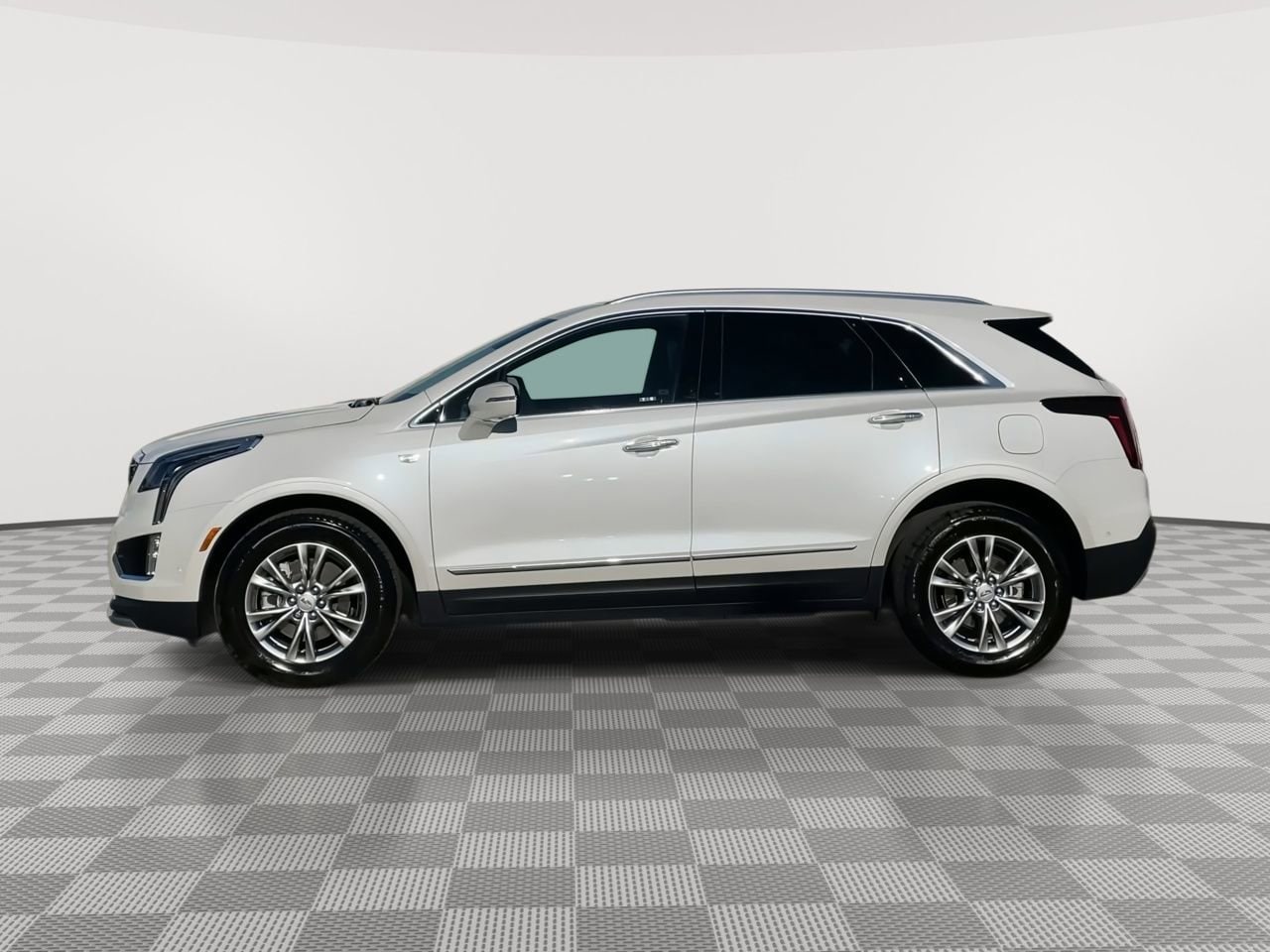 Thumbnail: 2023 Cadillac XT5 - 5