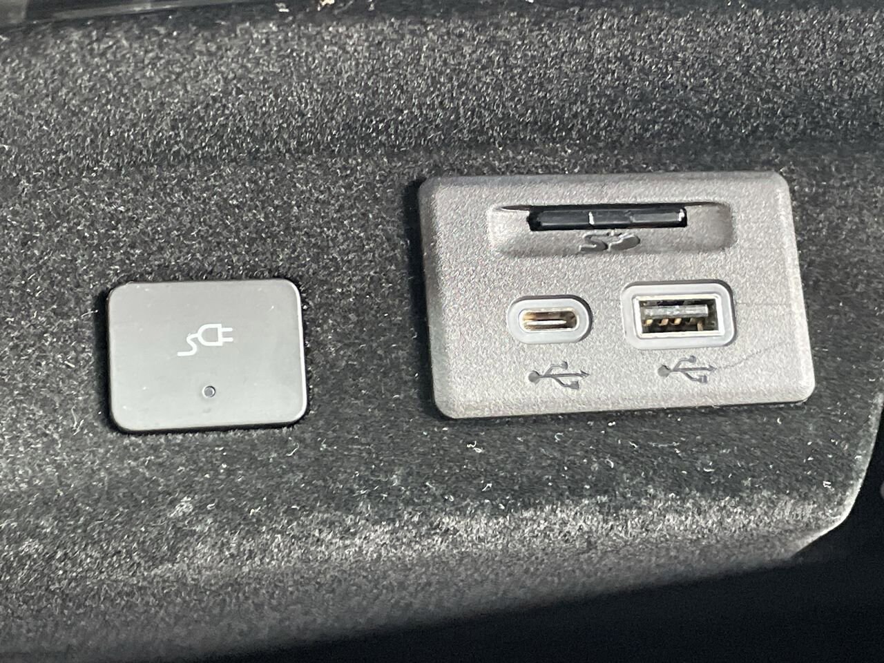 Thumbnail: 2022 Cadillac Escalade - 30