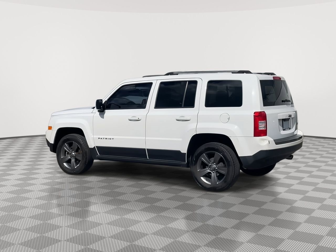 Thumbnail: 2017 Jeep Patriot - 6