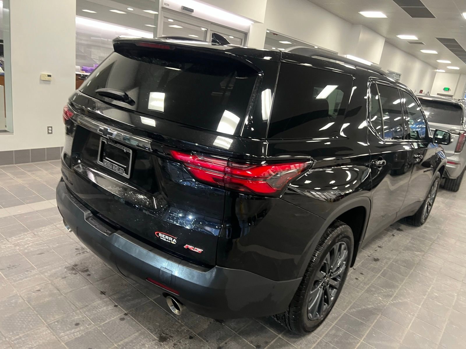 Thumbnail: 2023 Chevrolet Traverse - 3