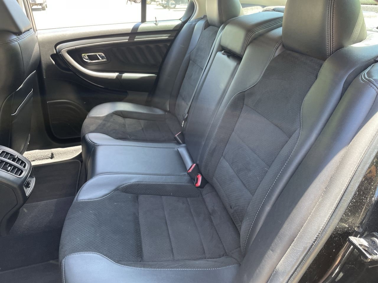 Thumbnail: 2011 Ford Taurus - 18