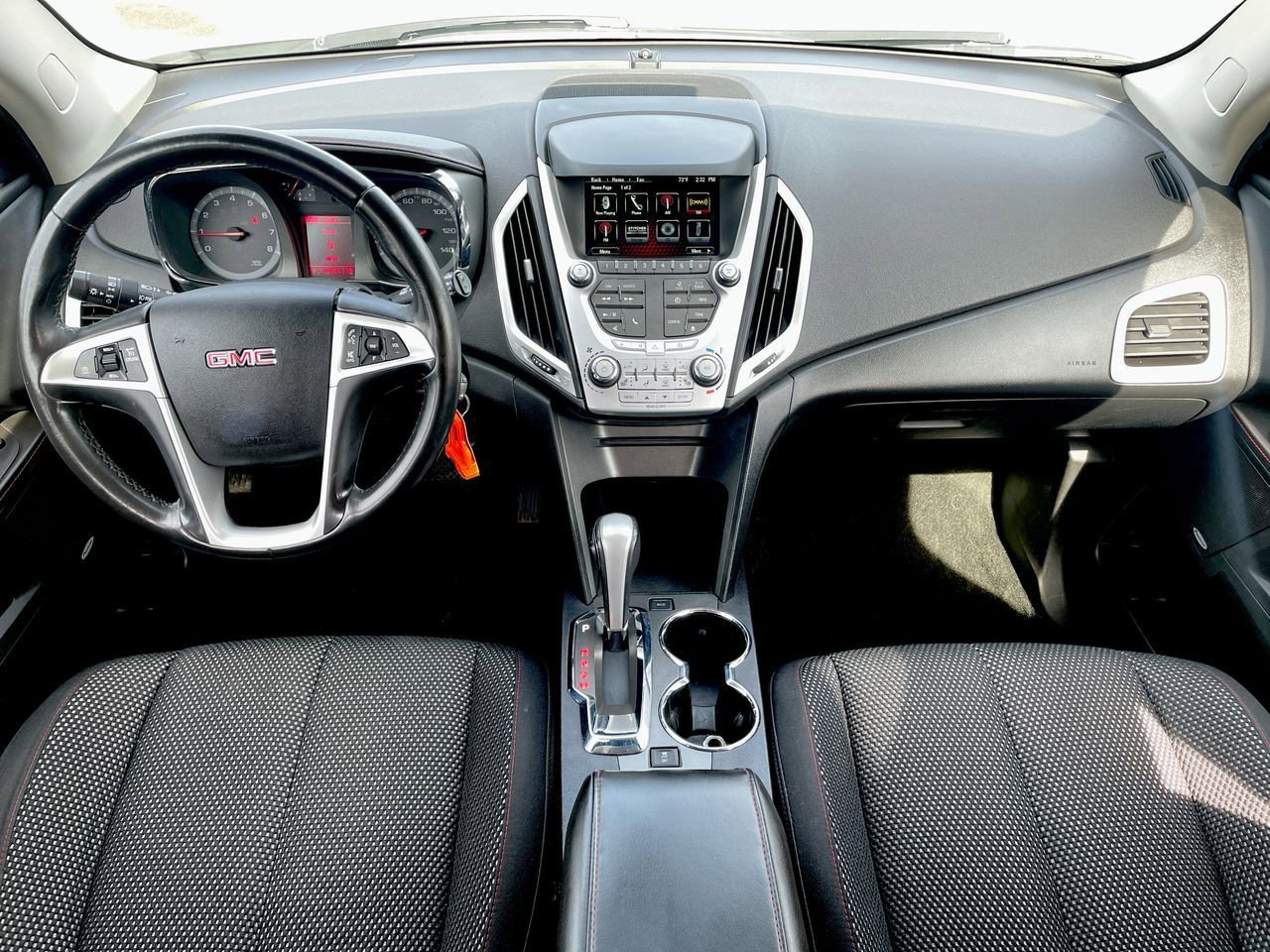 Thumbnail: 2015 GMC Terrain - 21