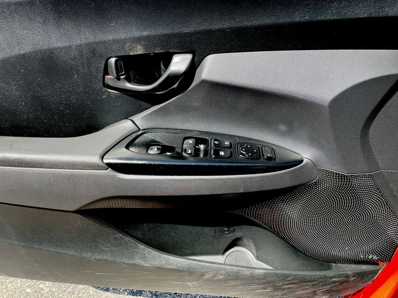 Thumbnail: 2019 Hyundai Veloster - 29