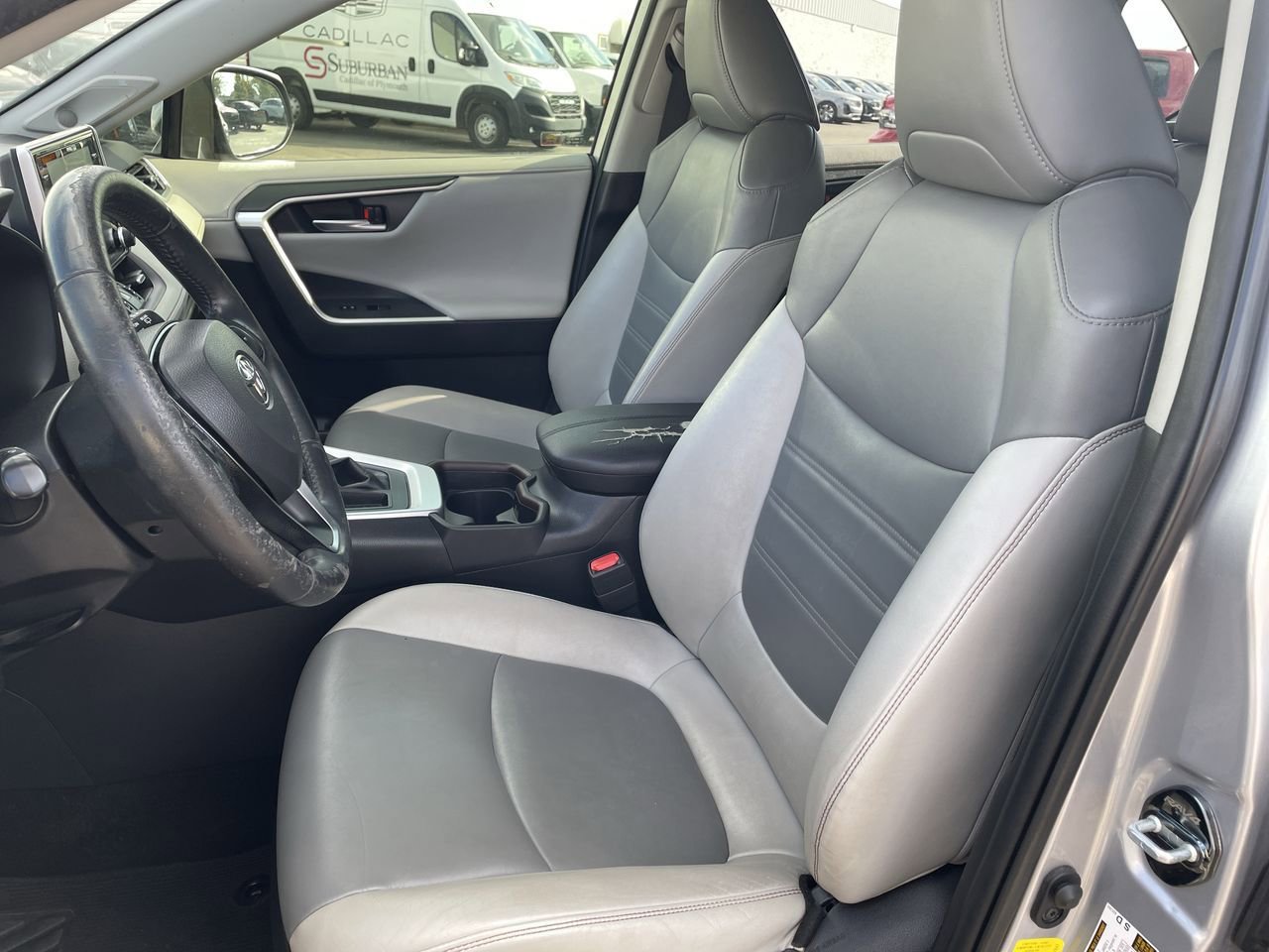 Thumbnail: 2019 Toyota RAV4 - 12