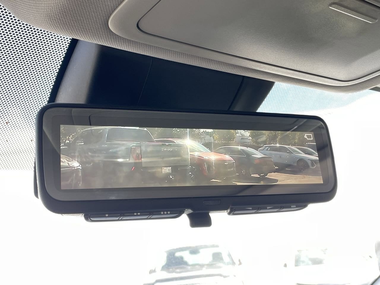 Thumbnail: 2019 Toyota RAV4 - 28
