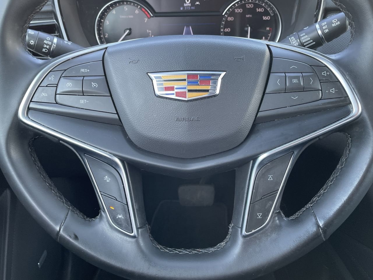 Thumbnail: 2024 Cadillac XT5 - 10