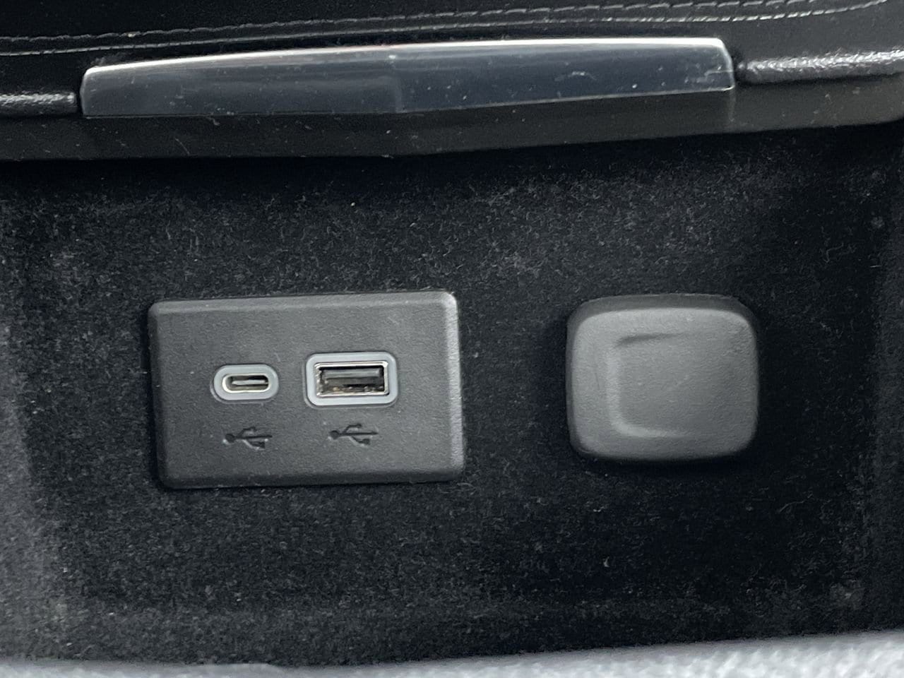 Thumbnail: 2023 Cadillac XT4 - 27