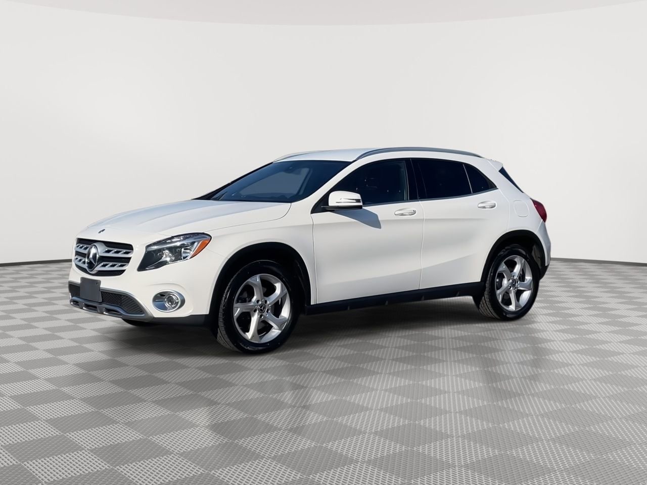 Thumbnail: 2020 Mercedes-Benz GLA - 4
