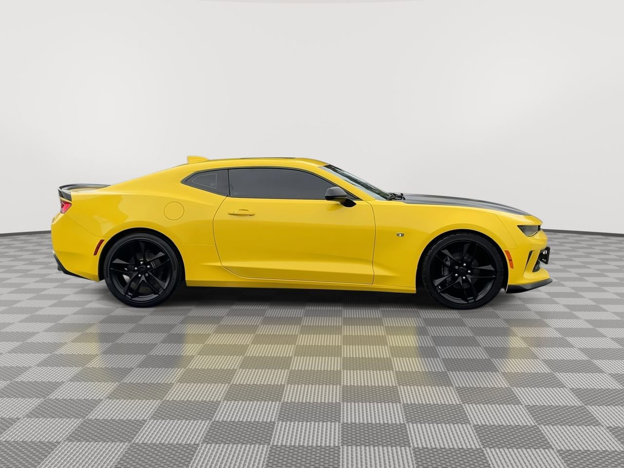 Thumbnail: 2018 Chevrolet Camaro - 9