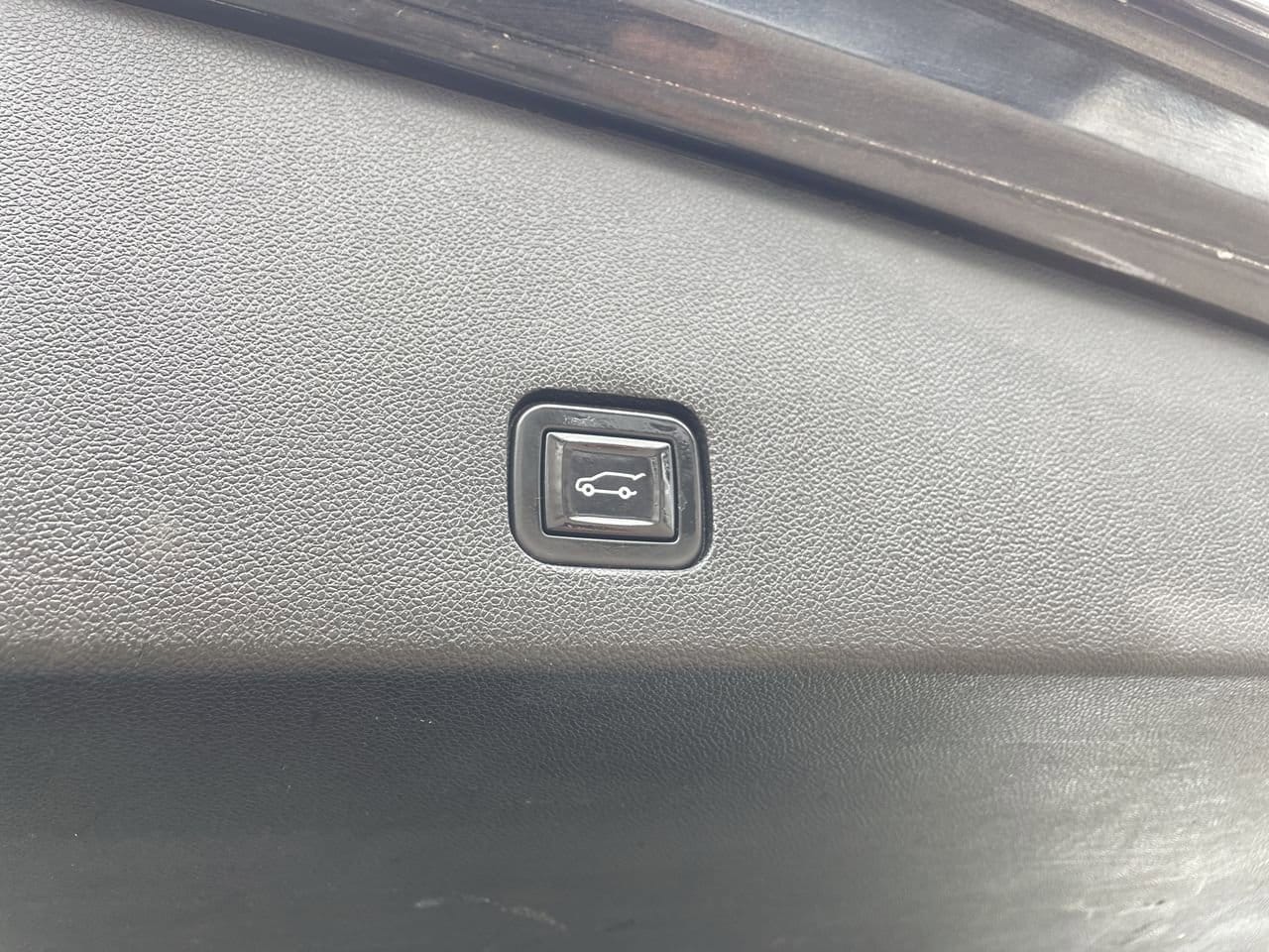 Thumbnail: 2020 Cadillac XT6 - 18