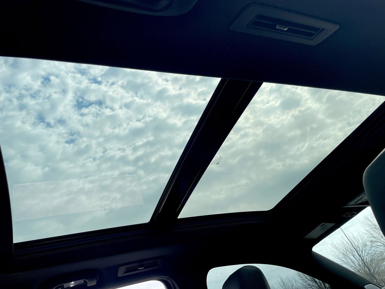 Thumbnail: 2024 Cadillac XT6 - 22