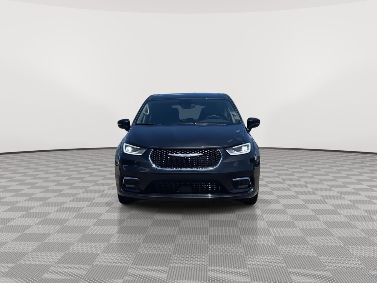 Thumbnail: 2024 Chrysler Pacifica - 2