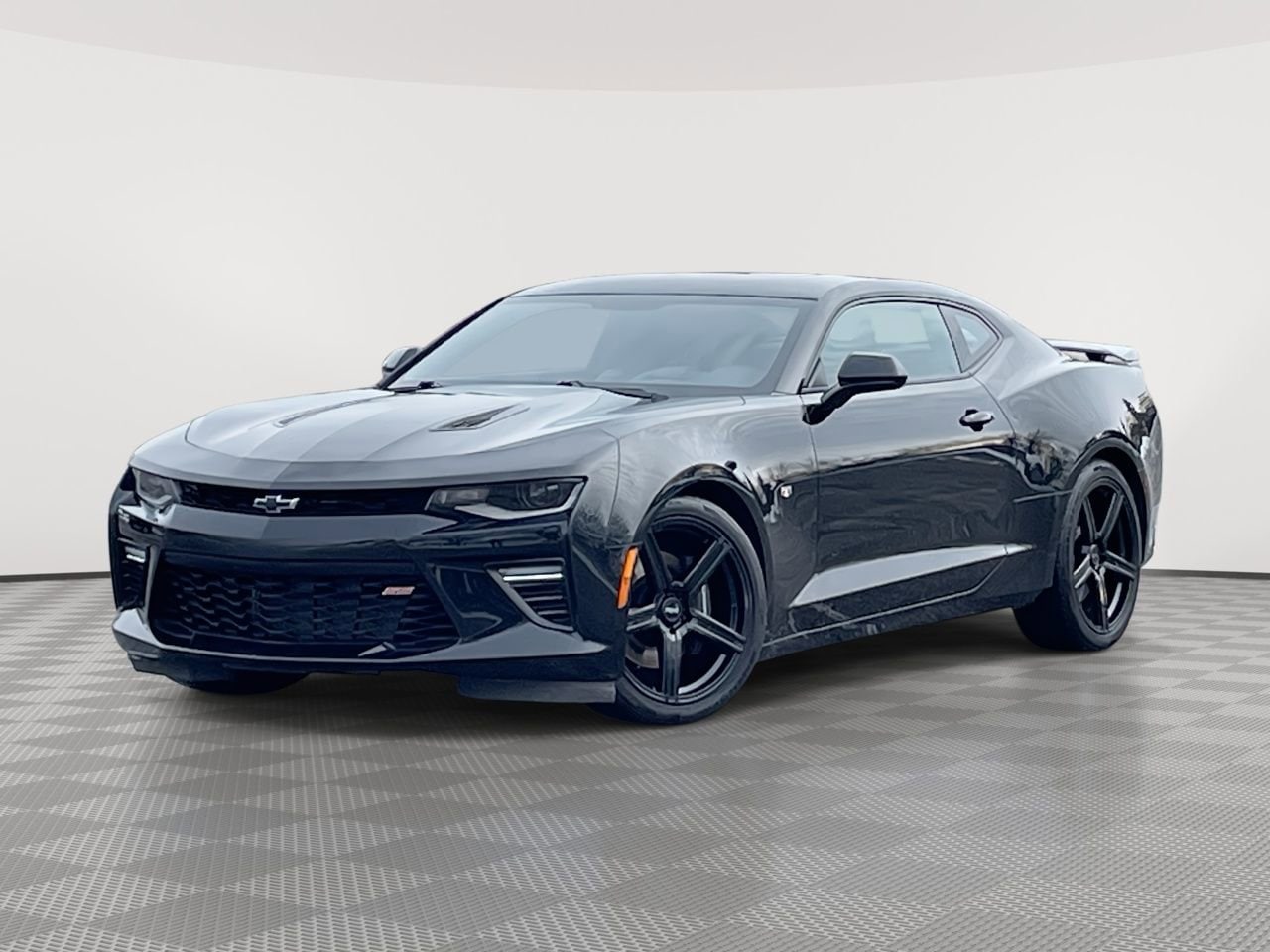 Thumbnail: 2018 Chevrolet Camaro - 1