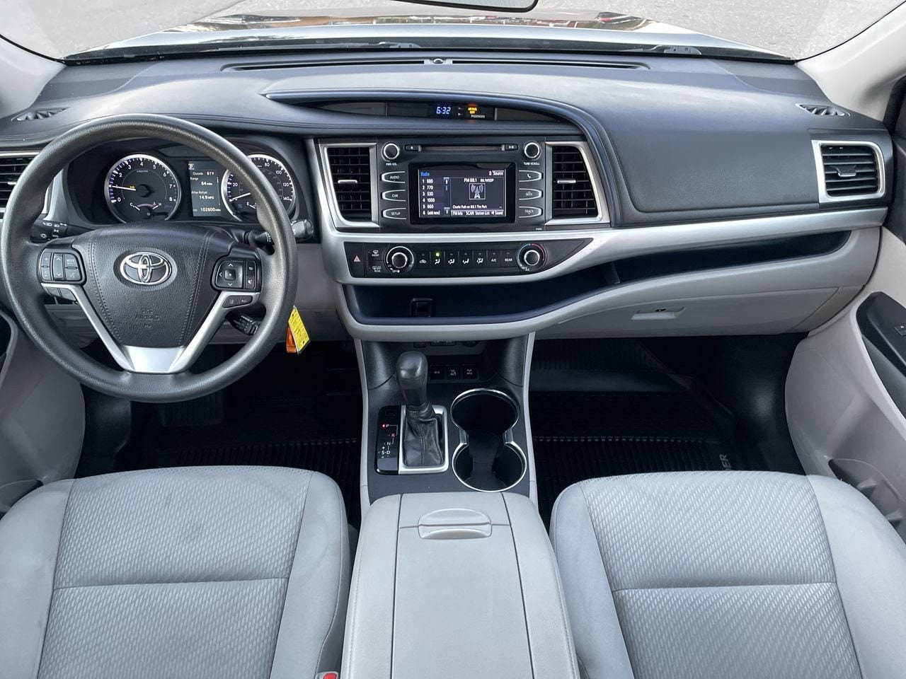Thumbnail: 2019 Toyota Highlander - 21
